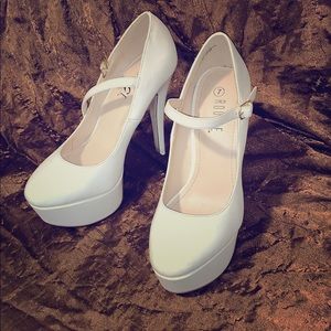 White pumps with strap (only used once) size 7
